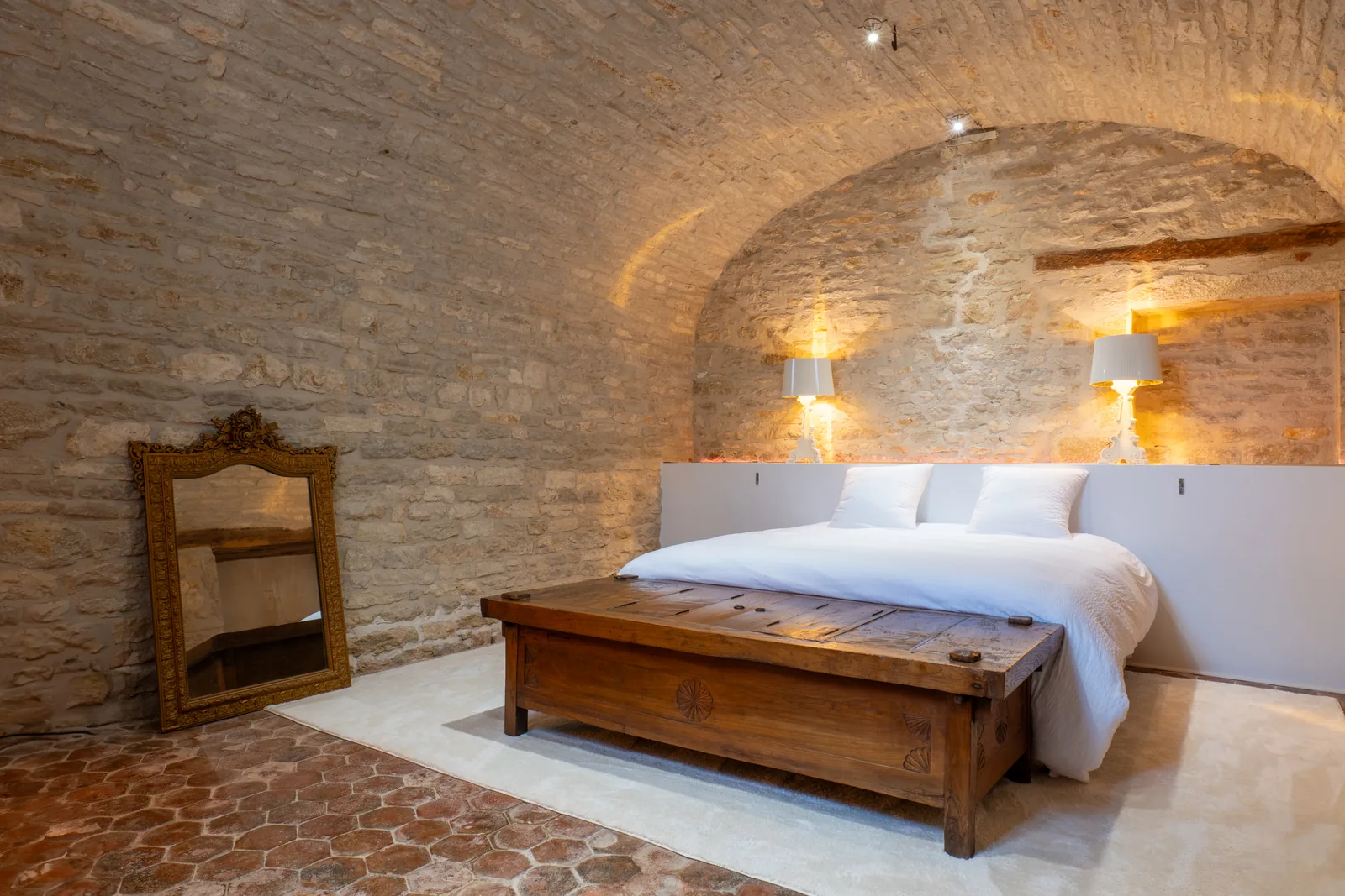 La chambre voûtée, pierres apparentes La chambre voûtée, pierres apparentes