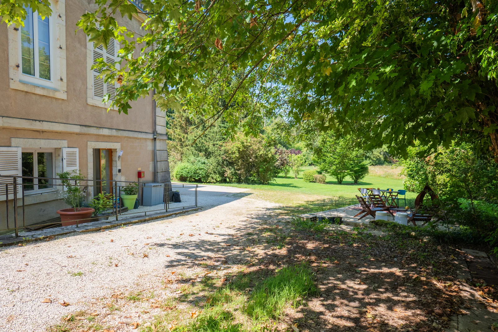 Dîner sur la terrasse du gîte au retour des visites Dîner sur la terrasse du gîte au retour des visites